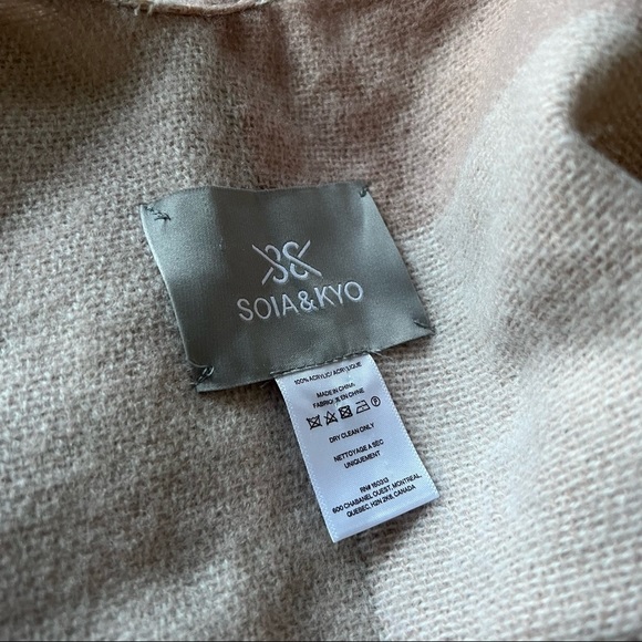 Soia & Kyo | Mirel Woven Scarfigan with Fringe Quartz - Picture 9 of 9